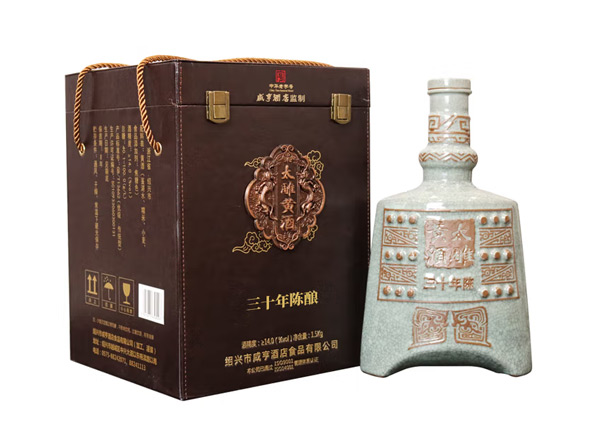 烟台咸亨酒店太雕黄酒回收太雕三十年陈酿绍兴黄酒1.5kg礼盒装行情价格